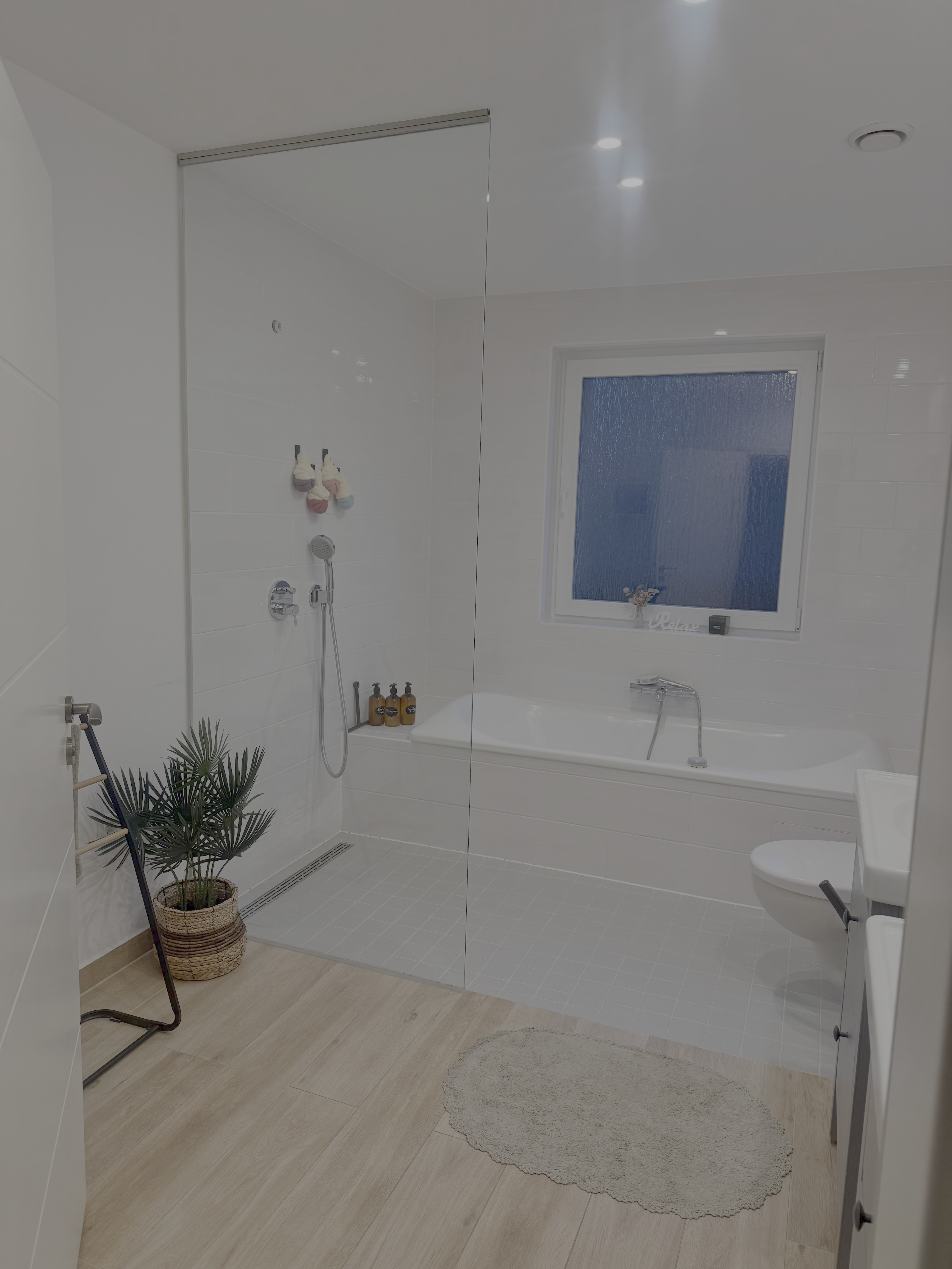 Stilvolles Badezimmer nach Sanierung — Badumbau Duisburg Oberhausen